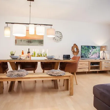 Apartamento Bright And Modern Maisonette In With Balcony And Children's Play Area *