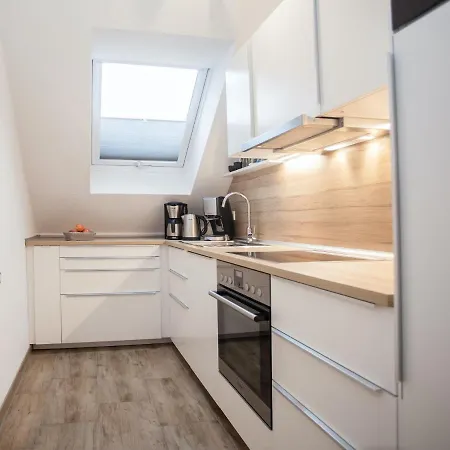 Bright And Modern Maisonette In With Balcony And Children's Play Area