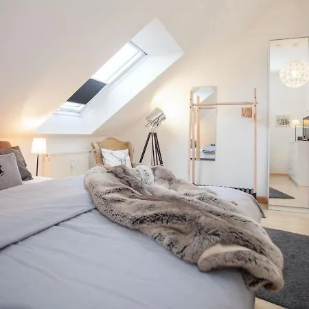 Апартаменты Bright And Modern Maisonette In With Balcony And Children's Play Area